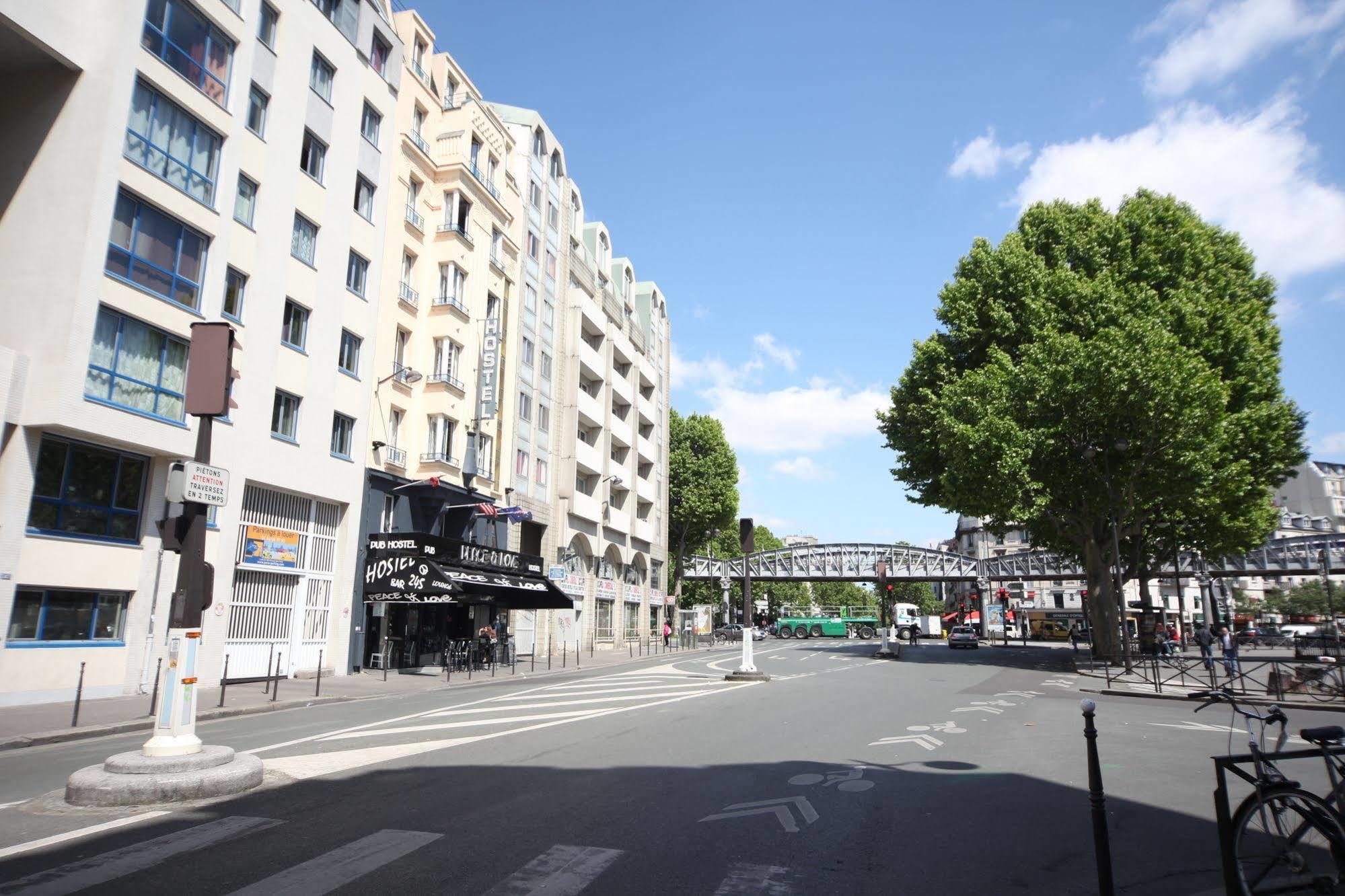 Peace & Love Hostel Paris Exterior photo